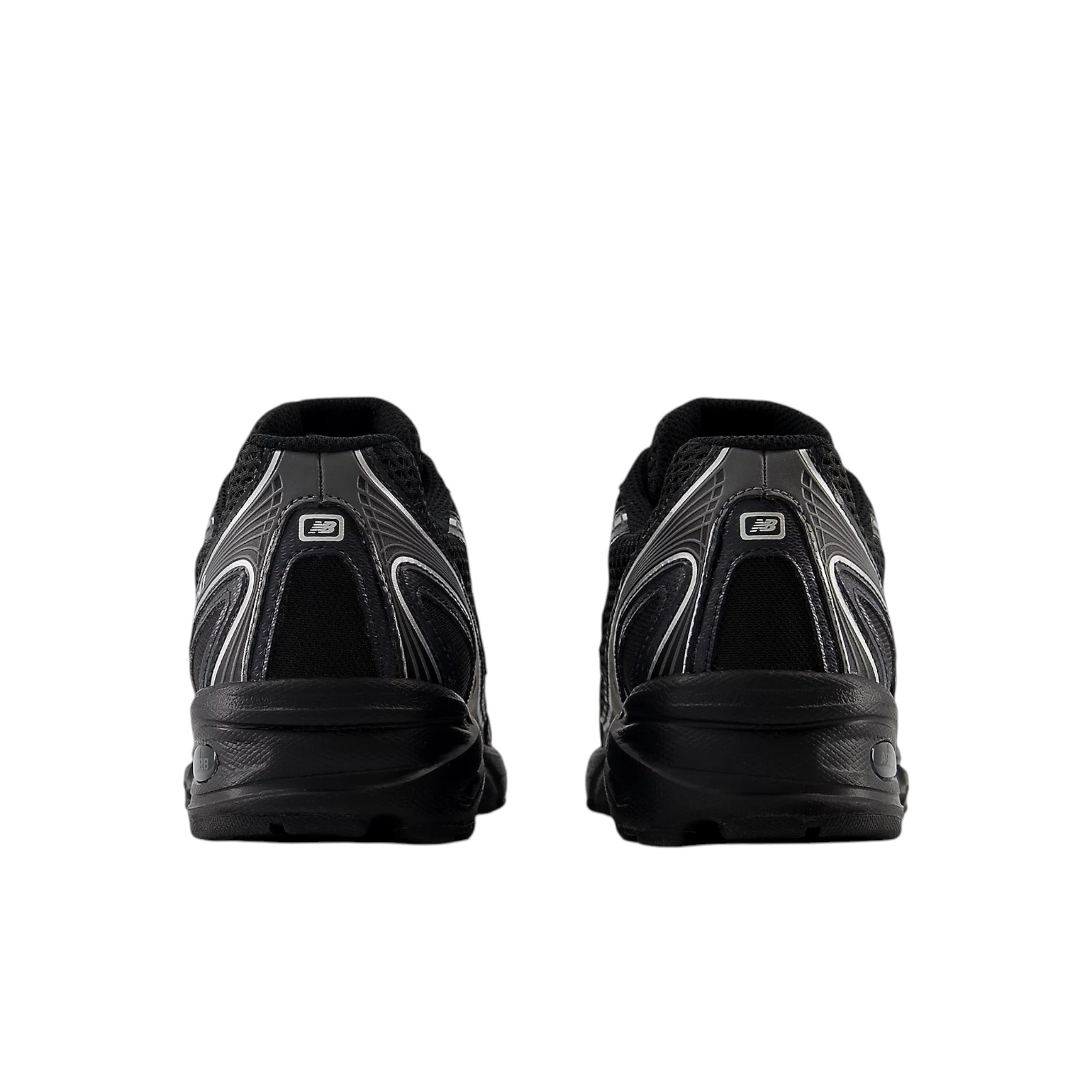 New Balance 740 Black Silver