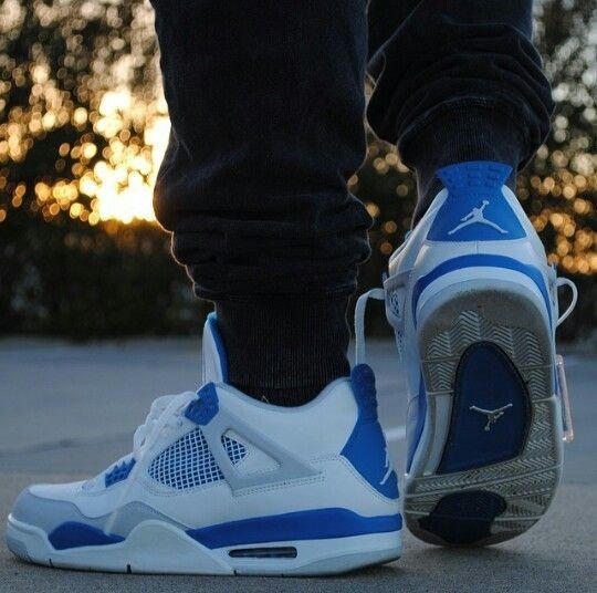 Jordan 4 RetroMilitary Blue