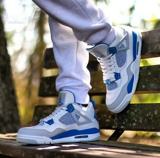 Jordan 4 RetroMilitary Blue
