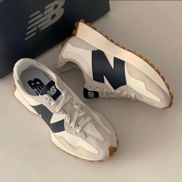 New Balance 327 Moonbeam Outerspace