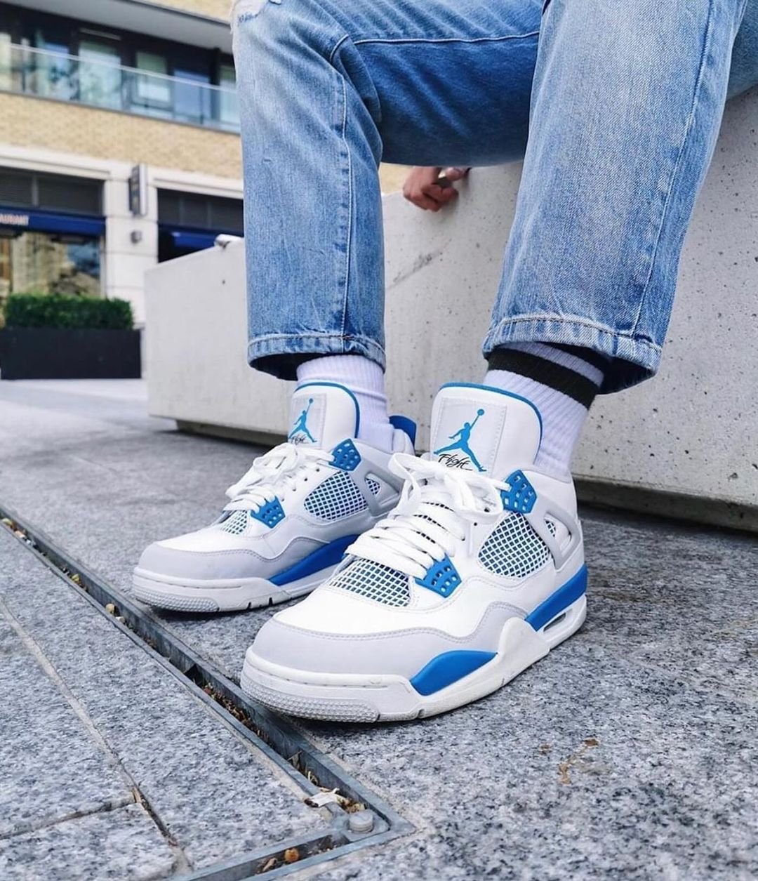 Jordan 4 RetroMilitary Blue
