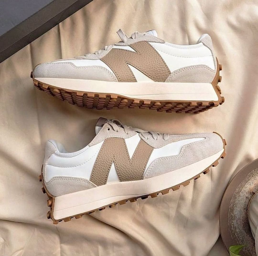 New Balance 327 Moonbeam Driftwood