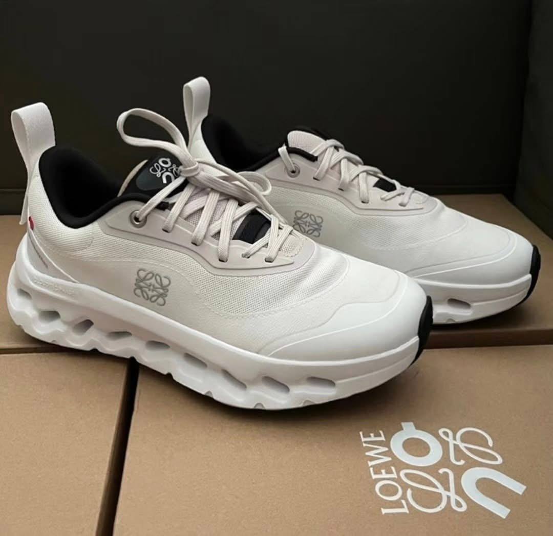 ON RUNNING CLOUDTILT 2 LOEWE SAND WHIT