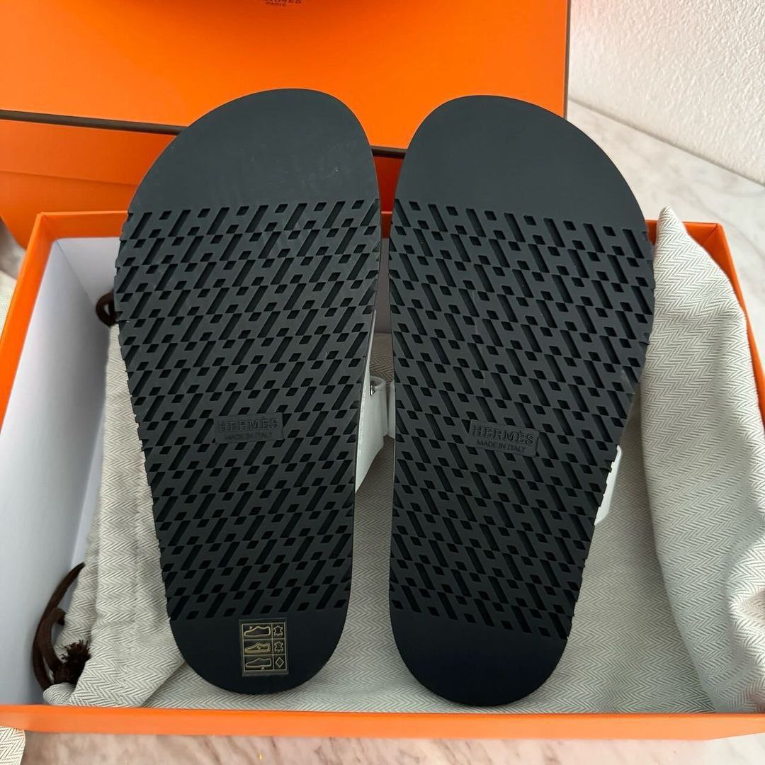 Hermes Chypre Sandal Noir Calfskin Leather