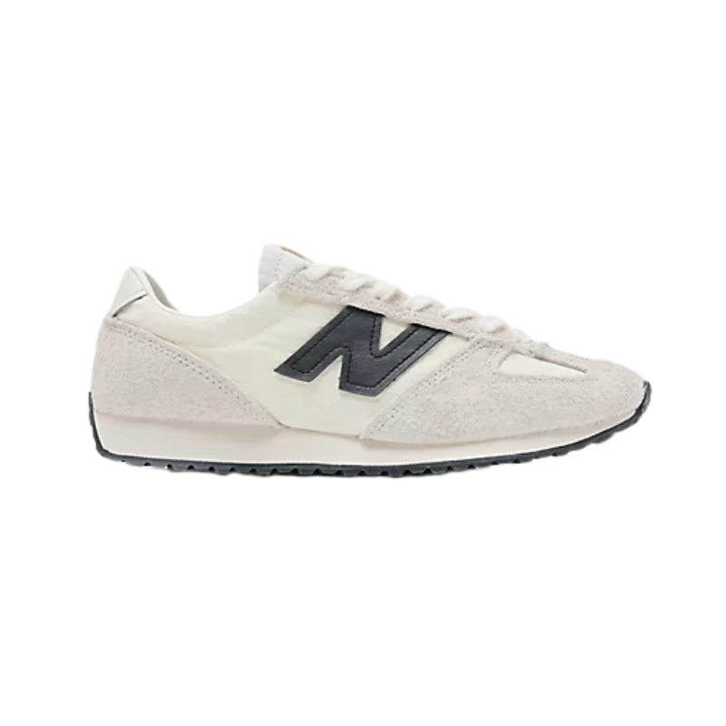New Balance 471 unisex trainers in white and navy