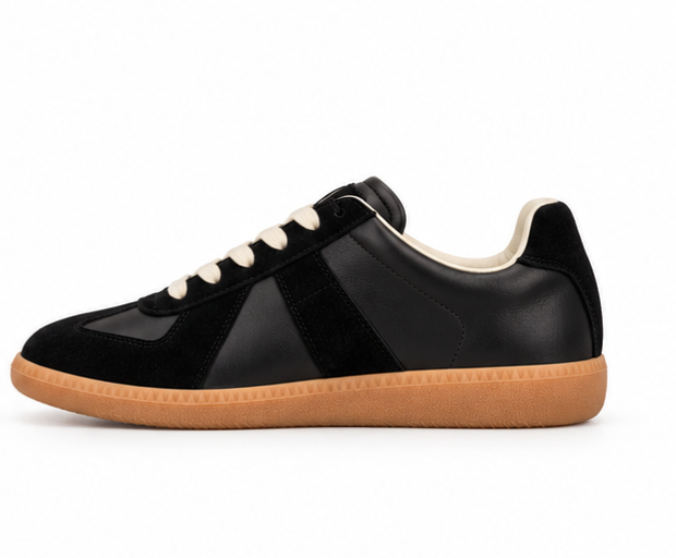 Maison Margiela Replica Low-Top Sneakers
Black / Gum
