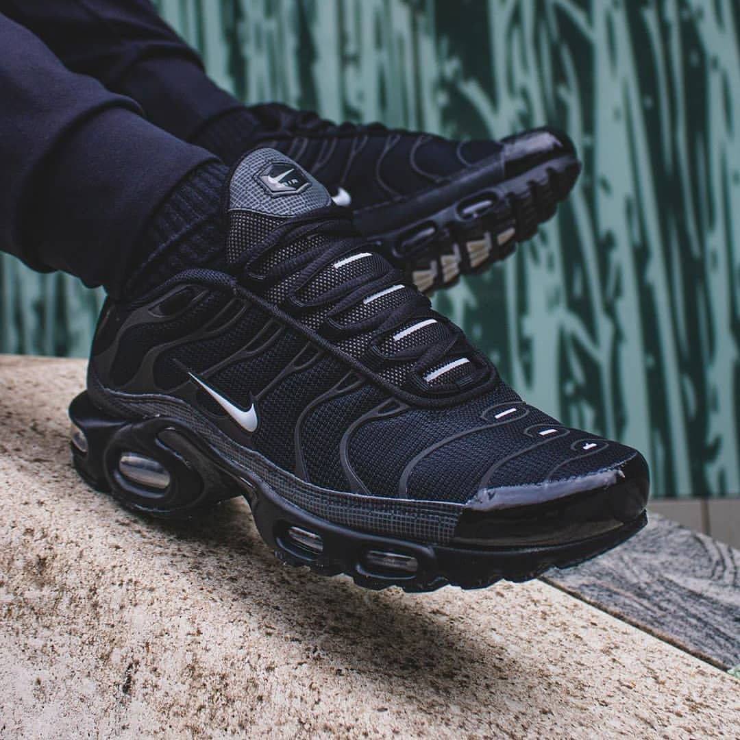 Nike Air Max Plas Triple Black