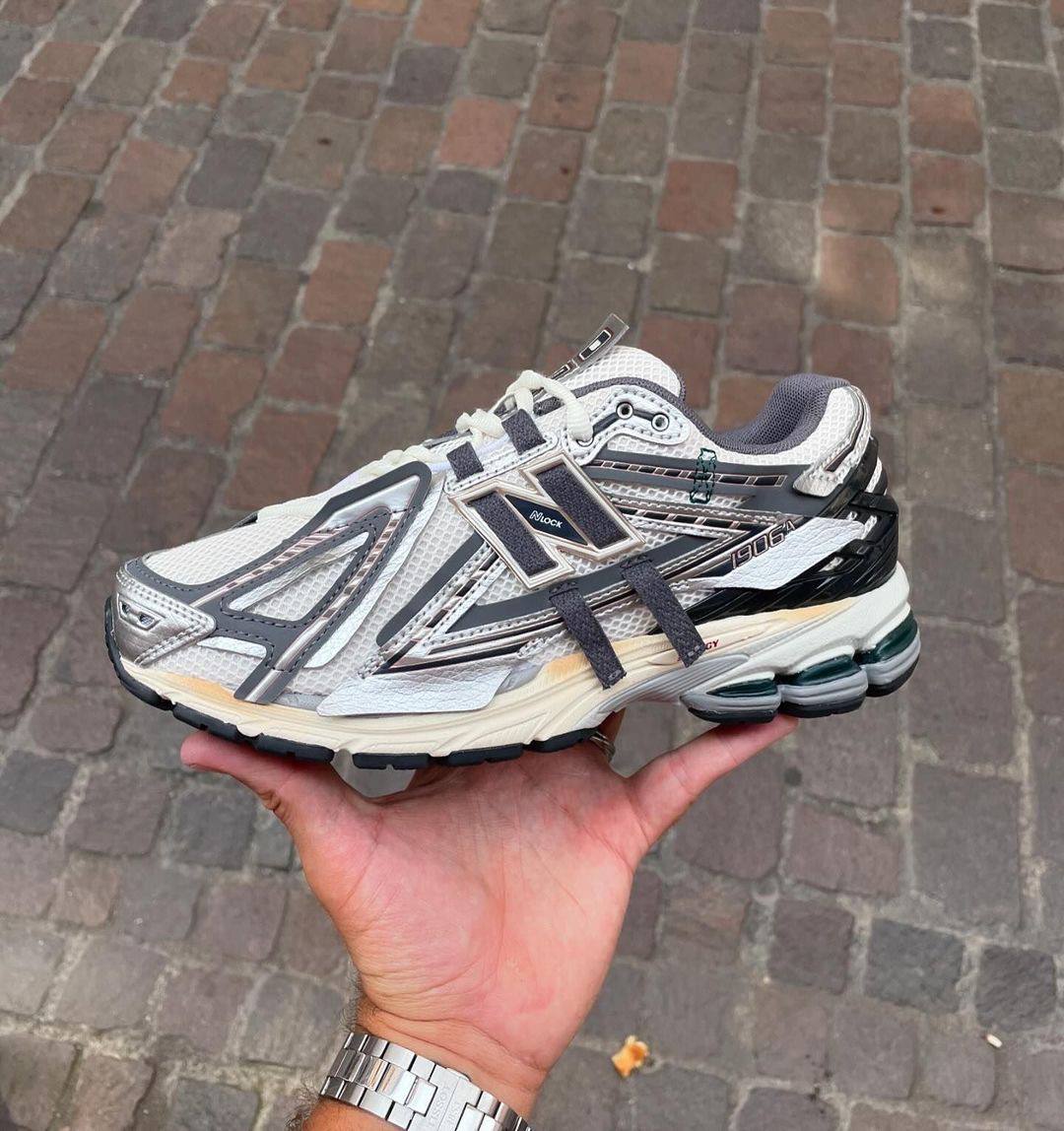 New Balance 1906A – Silver Metallic