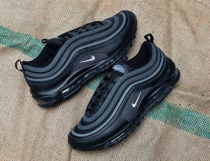 Nike Air Max 97
Triple White Wolf Grey